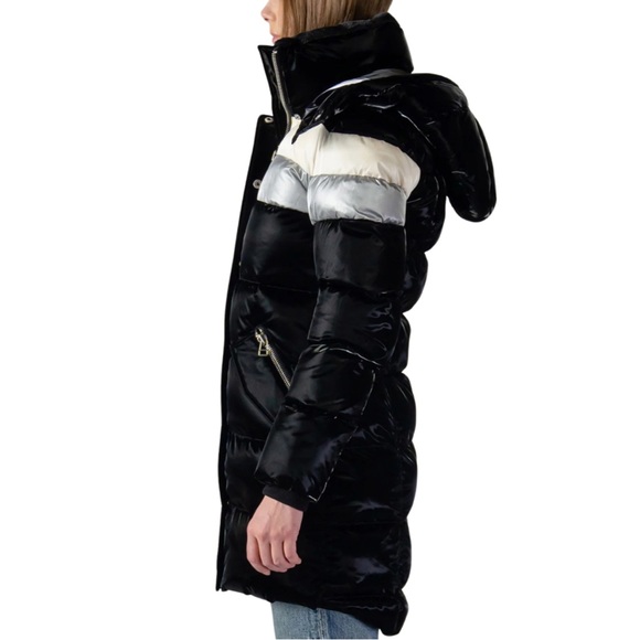 JACKET- Woodpecker Black Stripe Puffer Coat - Picture 3 of 6